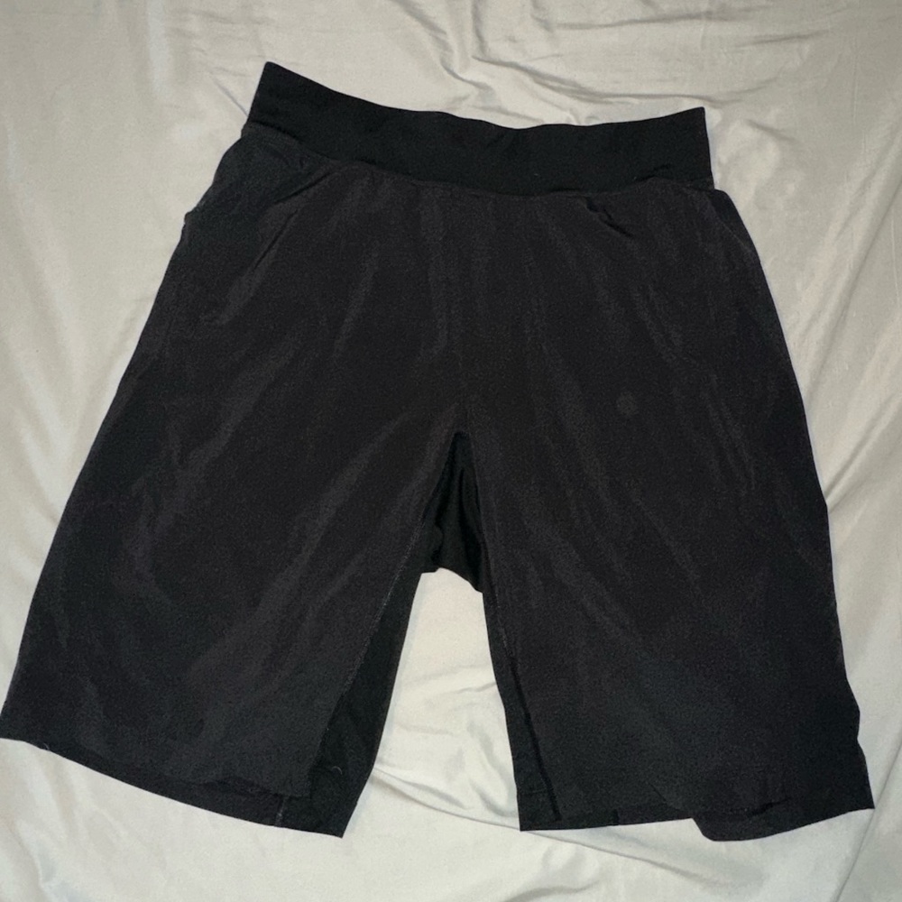 Lululemon - T.H.E Linerless short 9” size medium